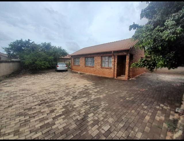 3 BEDROOM HOUSE FOR SALE IN SOSHANGUVE VV